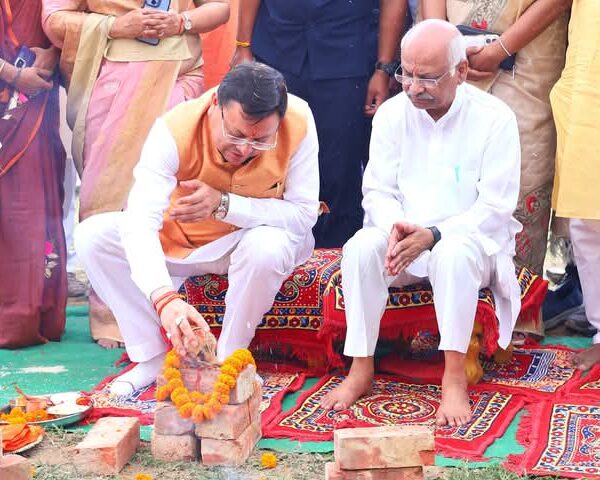 सरस्वती विद्या मंदिर के छात्रावास के शिलान्यास