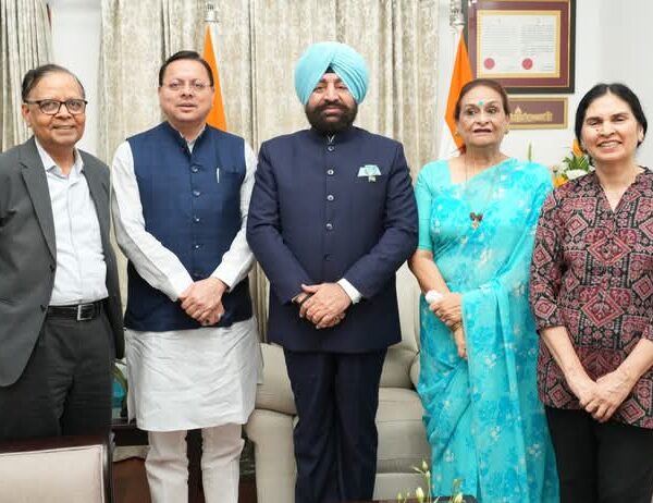 आयोग के प्रतिनिधिमंडल के सम्मान में आयोजित कार्यक्रम में सम्मिलित हुआ