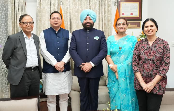 आयोग के प्रतिनिधिमंडल के सम्मान में आयोजित कार्यक्रम में सम्मिलित हुआ