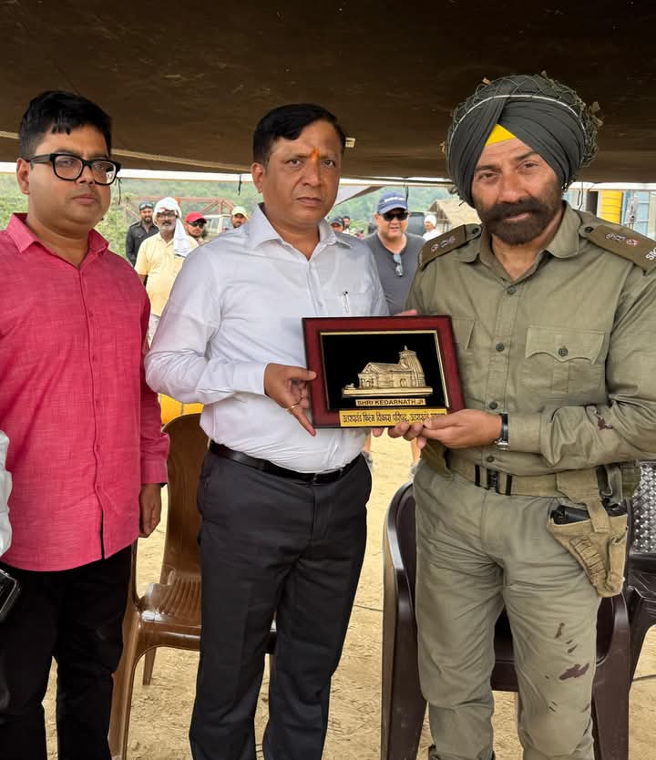 सुप्रसिद्ध अभिनेता सनी देओल और निर्देशक अनुराग सिंह से मुलाकात की