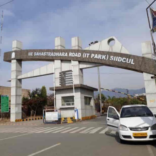 कांग्रेस ने ही अपने शासनकाल में कर दिया था “आईटी पार्क की जमीन” के साथ बड़ा खेला, पहले आवासीय करवाया, फिर बिल्डर्स को सौंप दिया उत्तराखंड के युवाओं का भविष्य