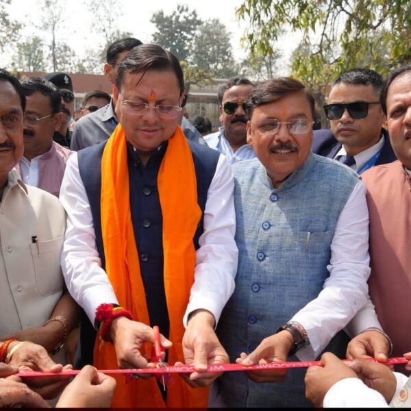 कार्यक्रम में मुख्यमंत्री ने प्रगतिशील किसानों को सम्मानित किया