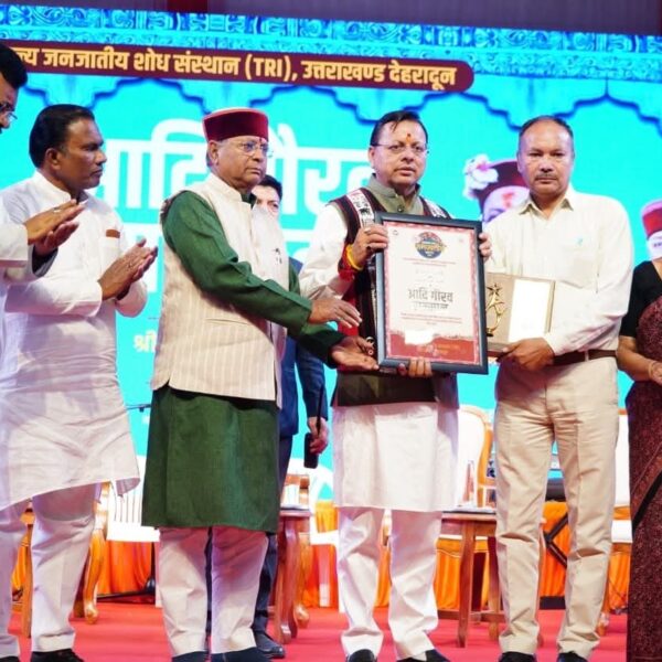 प्रतिनिधियों ने अपनी सांस्कृतिक प्रस्तुतियों और परंपराओं के माध्यम से महोत्सव को राष्ट्रीय स्वरूप प्रदान किया