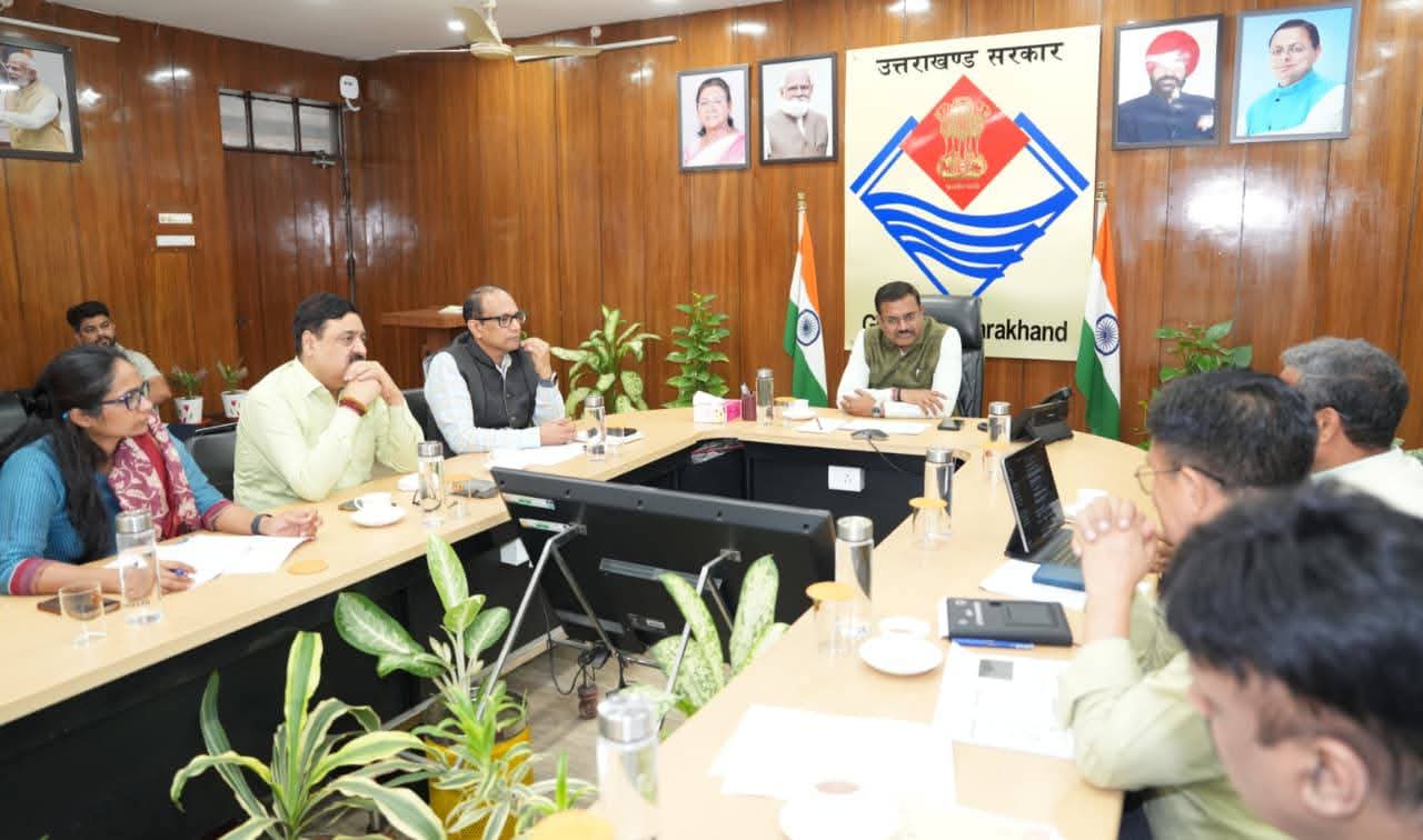 आनन्द बर्द्धन ने सचिवालय में शिक्षा विभाग के अंतर्गत विद्यार्थियों की ट्रैकिंग एवं मैपिंग के संबंध में संबंधित विभागों की बैठक ली