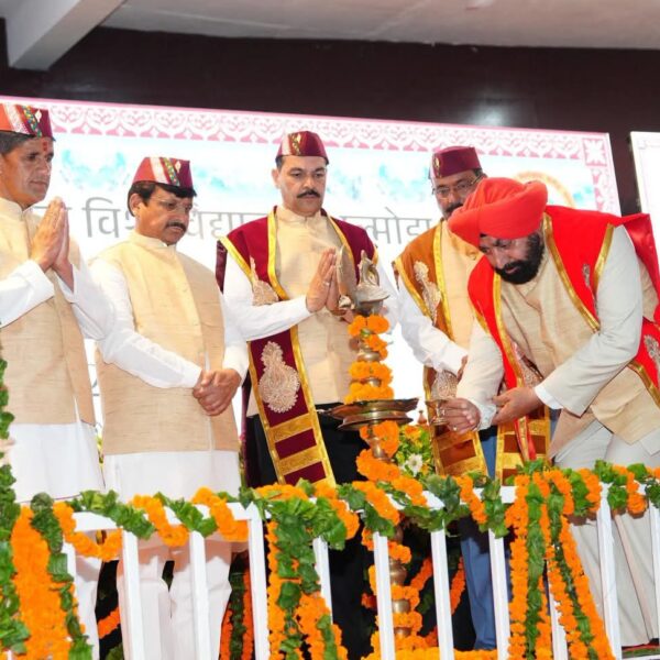 सोबन सिंह जीना विश्वविद्यालय के प्रथम दीक्षांत समारोह में राज्यपाल ने छात्रों को दी शुभकामनाएं