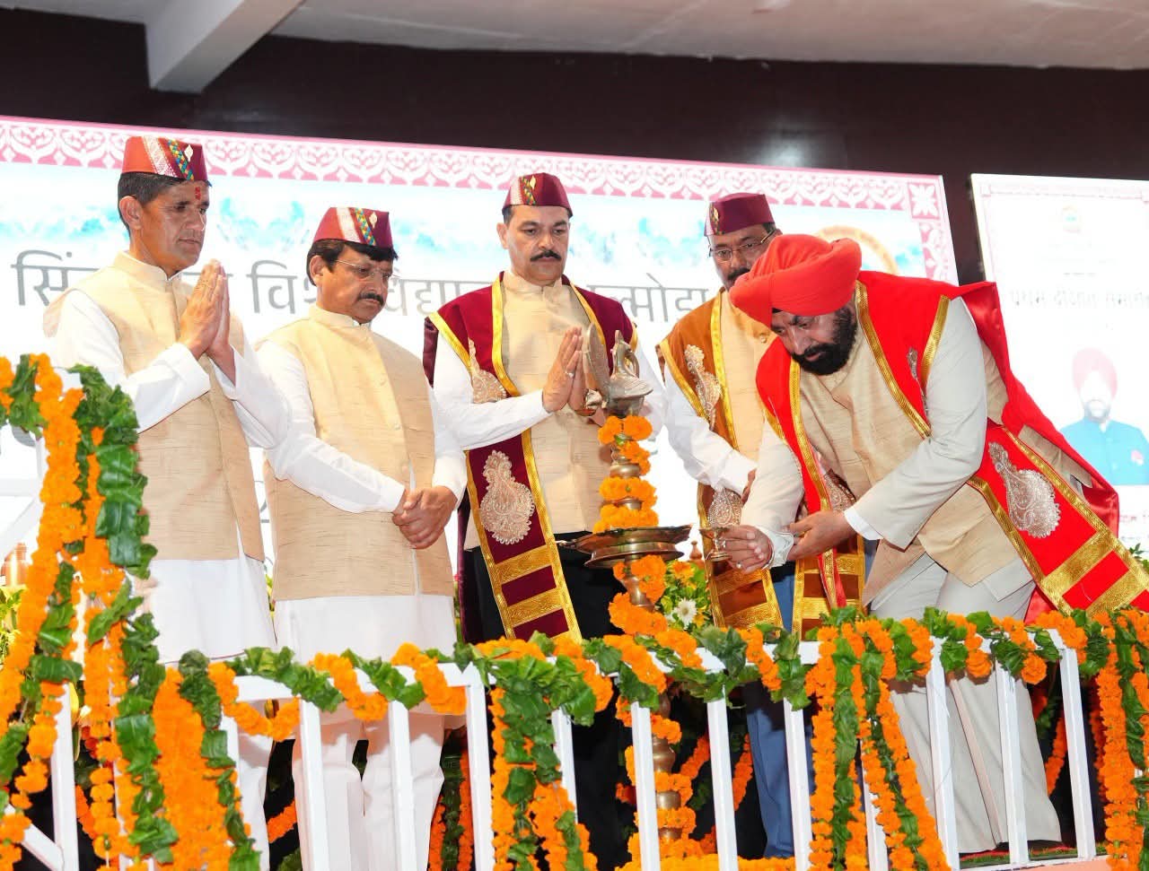 सोबन सिंह जीना विश्वविद्यालय के प्रथम दीक्षांत समारोह में राज्यपाल ने छात्रों को दी शुभकामनाएं