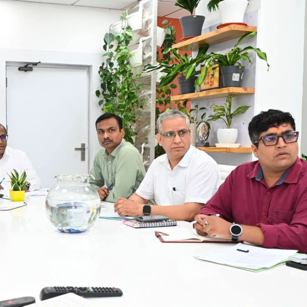 SIR अभियान की समीक्षा: मतदाताओं को बिना परेशानी मिले सुविधा, CEO ने दिए अधिकारियों को निर्देश