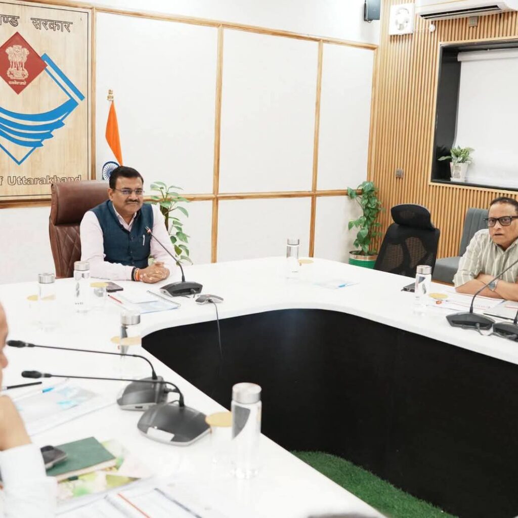 टिहरी झील को ग्लोबल टूरिज्म डेस्टिनेशन बनाने की तैयारी तेज, मुख्य सचिव ने दिए अहम निर्देश