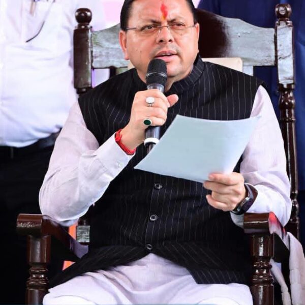 ‘जन-जन की सरकार, जन-जन के द्वार’ अभियान से सरकार पहुँची जनता के बीच : मुख्यमंत्री धामी