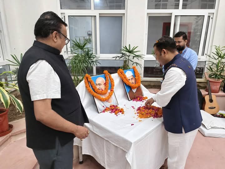 यूएसडीएमए में गांधी जयंती एवं शास्त्री जयंती श्रद्धा के साथ मनाई गई